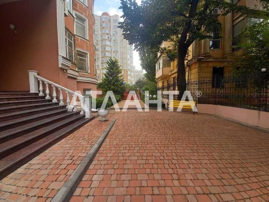 Пентхаус на Фр. бульварi, з чудовими краевидами на море та мiсто.