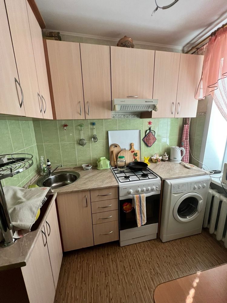 Продаж 1- кім Металістів
