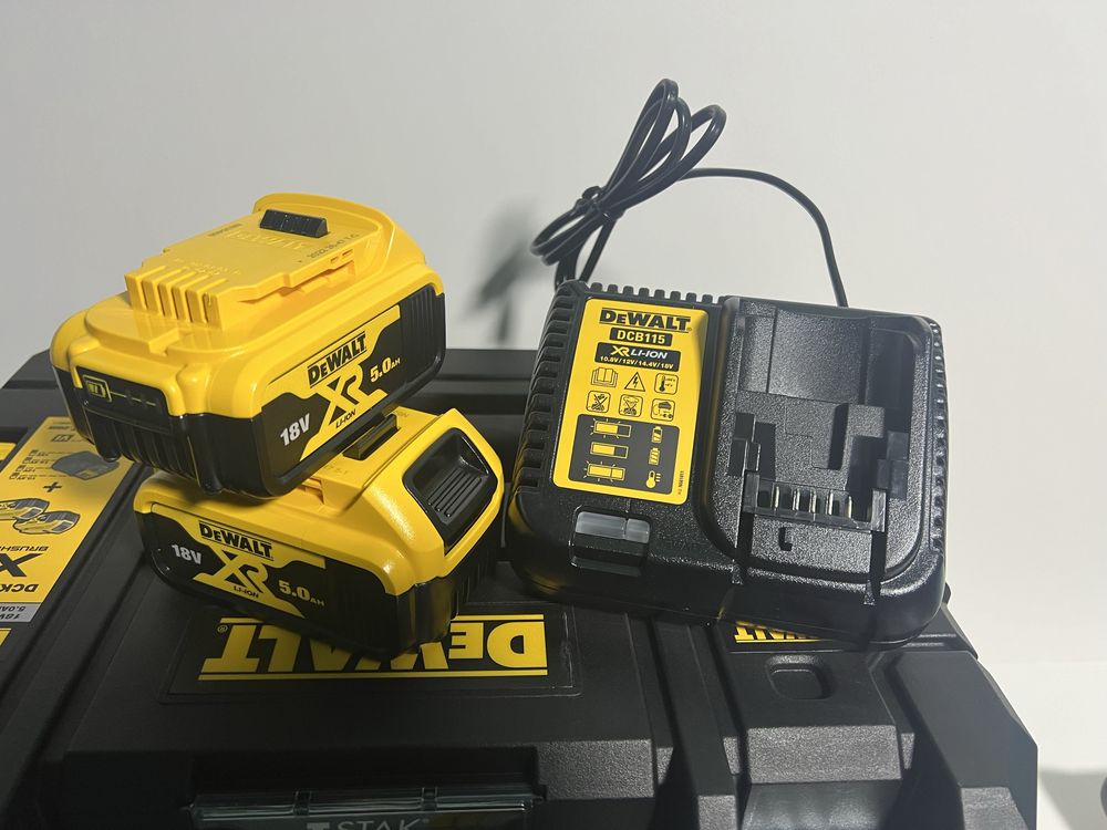 Перфоратор Dewalt DCH263 шуруповерт DCD796