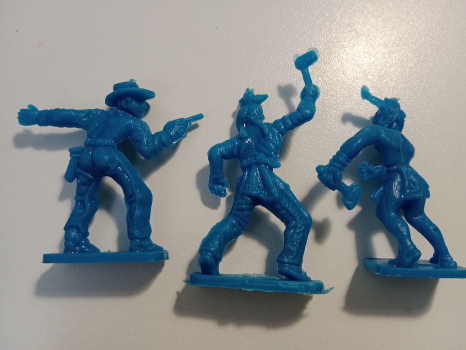 Indianie kowboj żołnierzyki figurki z PRL-u retro zabawki