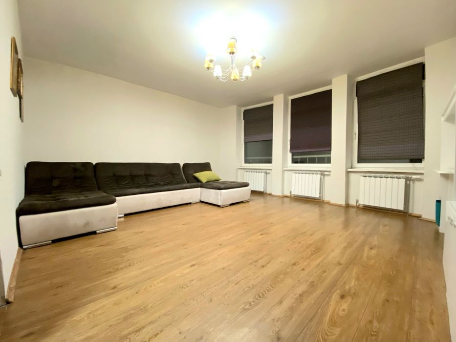 Науки 80а, 3 кімнатна роздільна, монолітний будинок