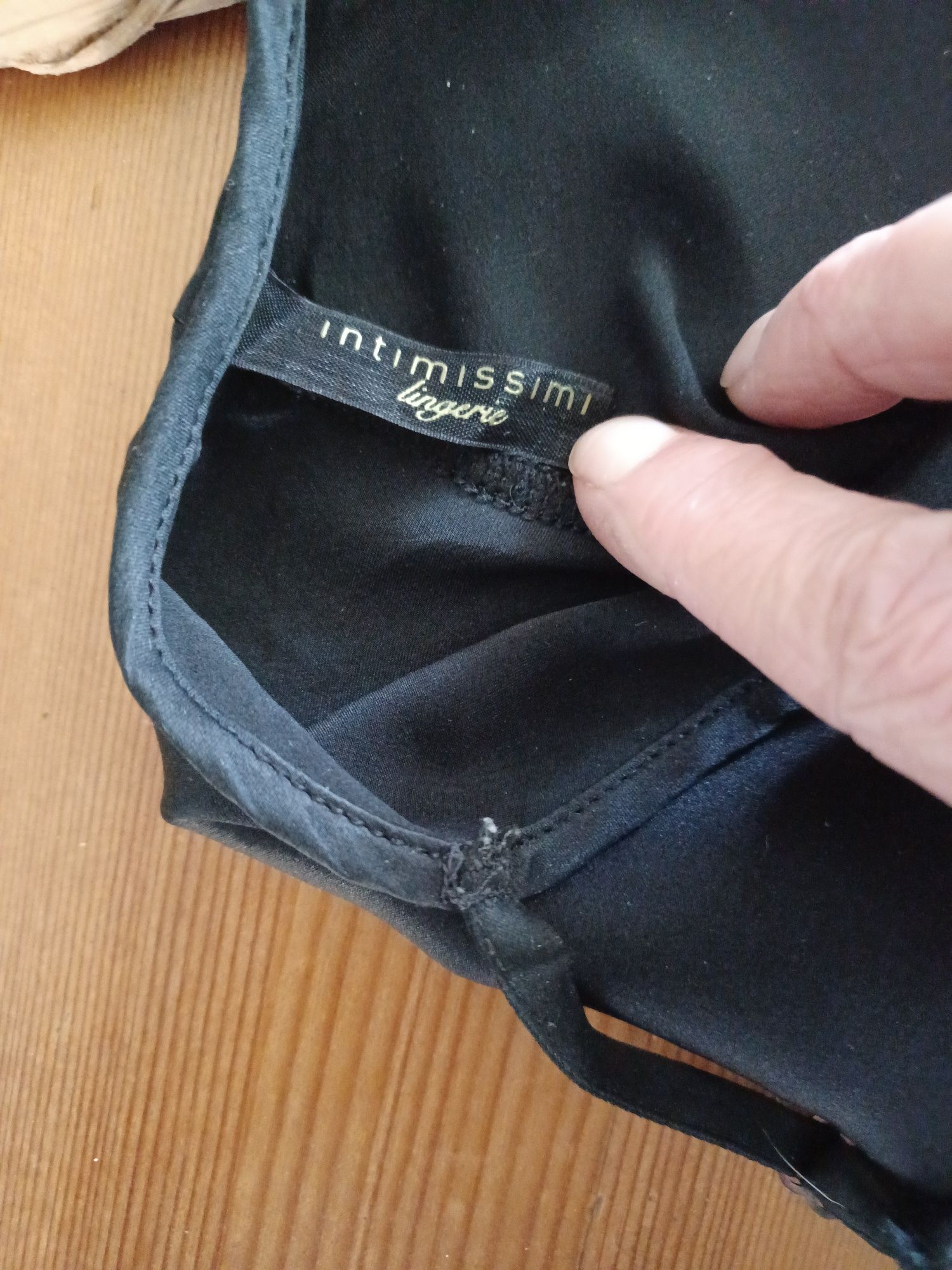 Jedwabna koszulka Intimissimi rozm. S