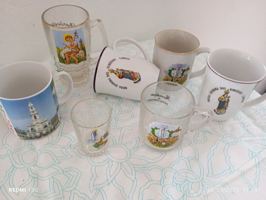 Conjunto de canecas com motivos da Nossa senhora de Fátima