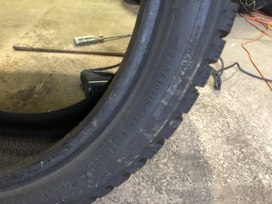 Шина резина 225/40 р18 состояние нового