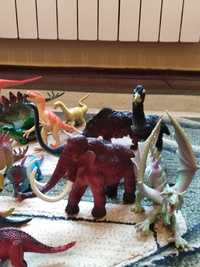 Figurki zwierząt dzikich i dinozaury