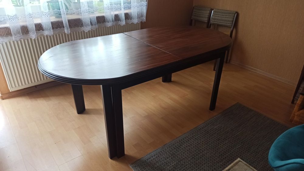 Stół rozsuwany do salonu