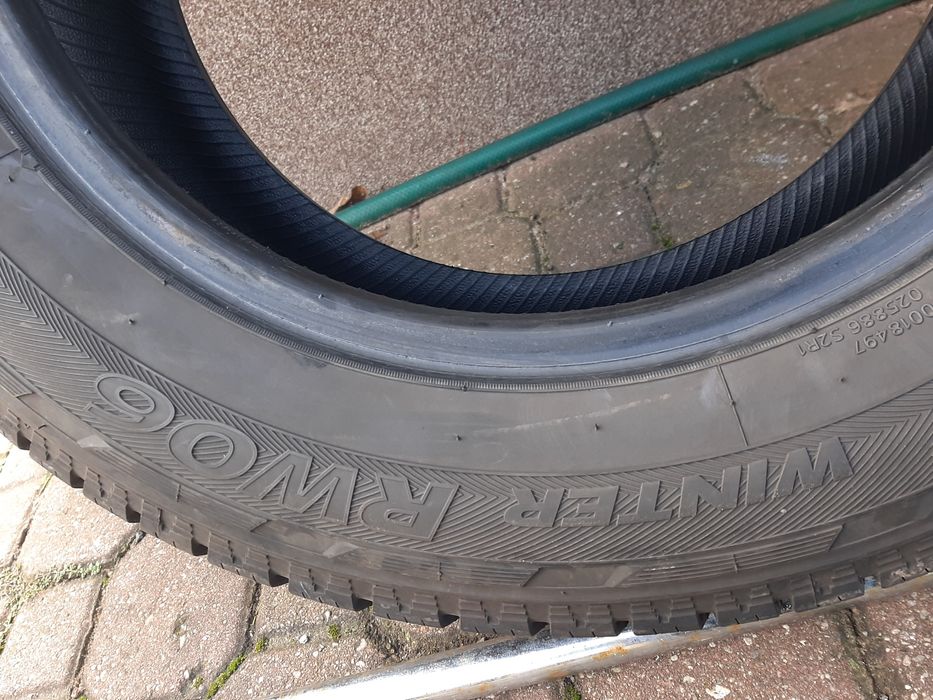 2x Opony zimowe 205/65R16C Hankook Winter RW06 / 7mm