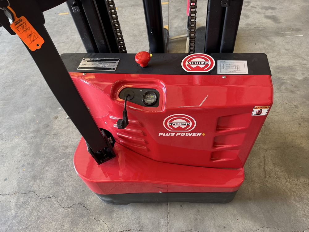 Stacker Plus Power 1500kg 3mt (Novo)