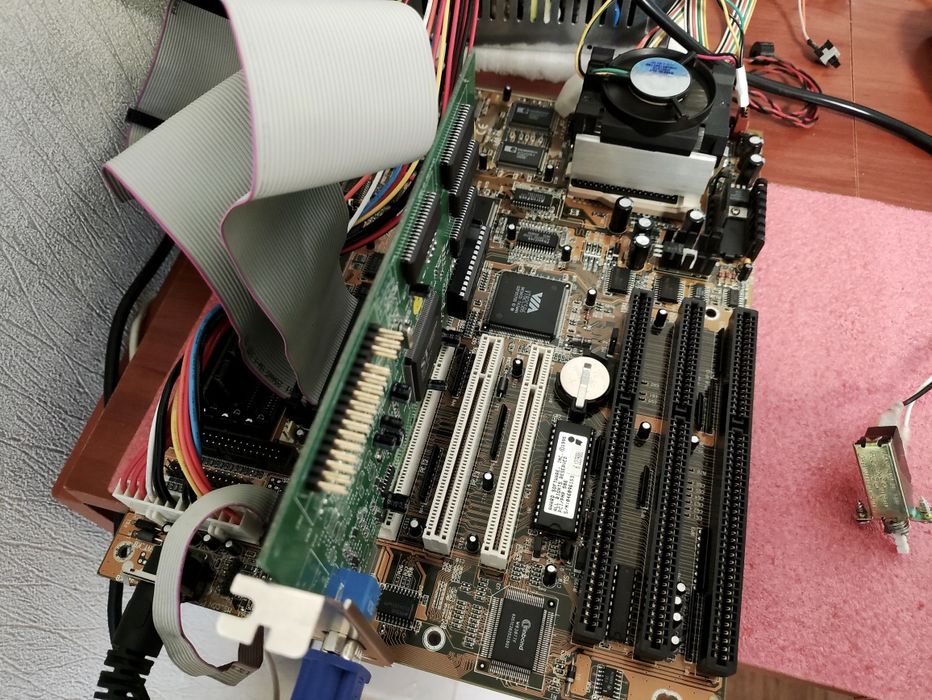 Материнська плата FIC PA-2005 Socket 7, 1996 рік
