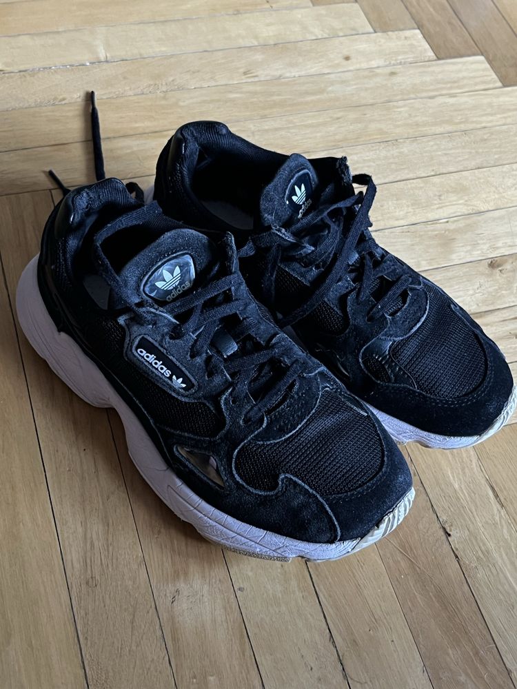 Кросовкі чорні 37 Adidas Falcon
