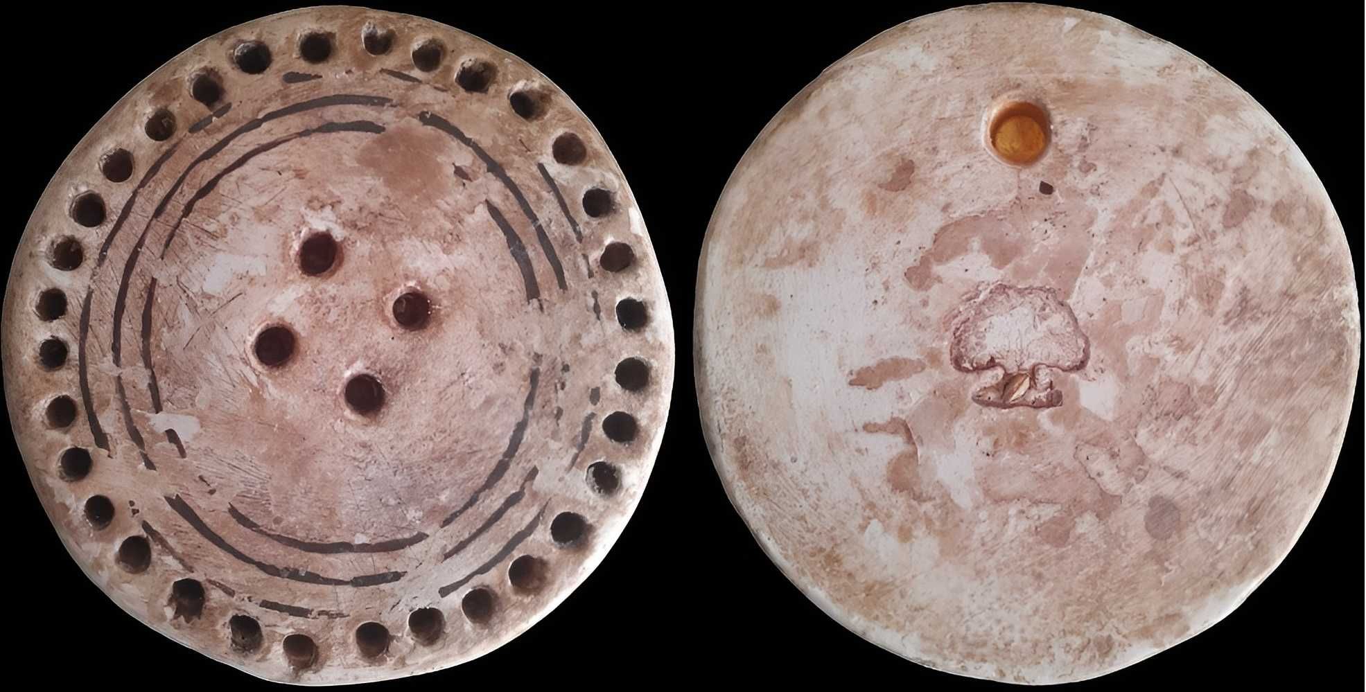 Трипільський артефакт "Небелівський диск" та книга