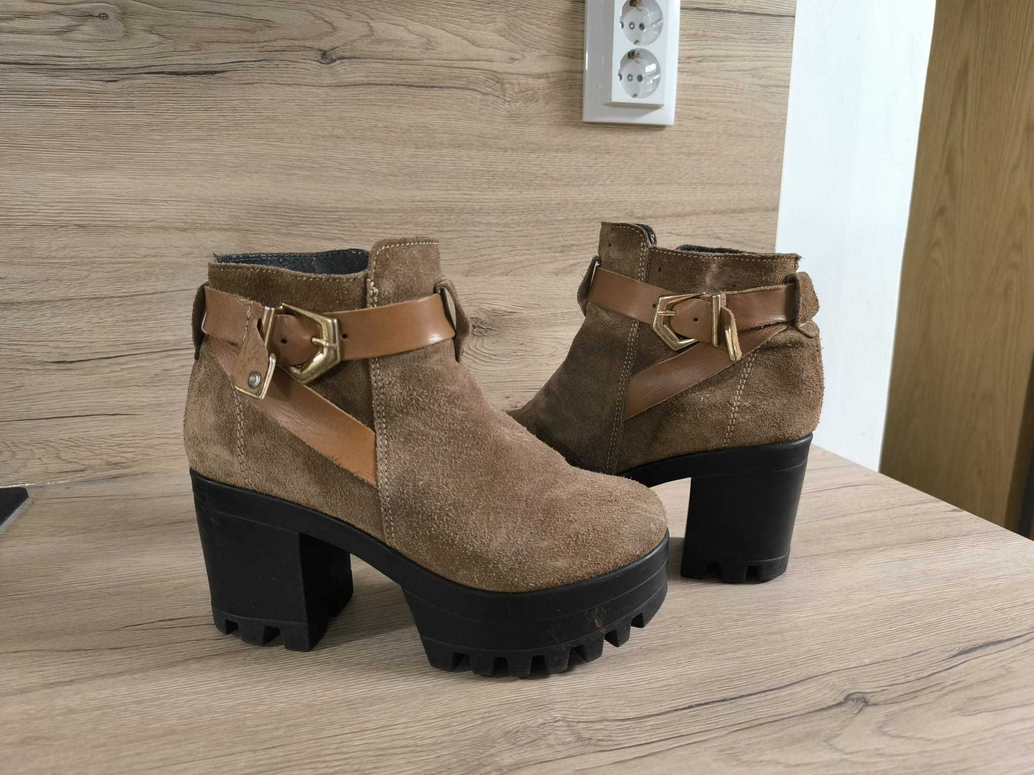 Botas Nº38 impecáveis