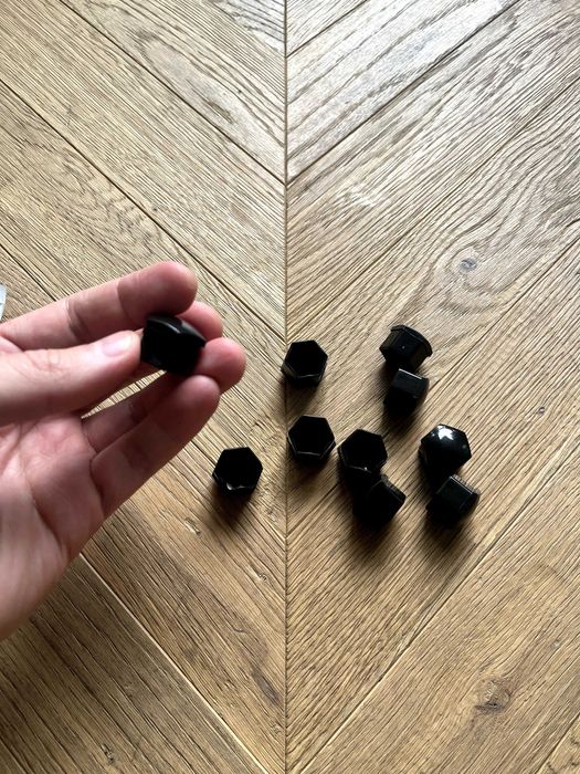 Nakrętki kół samochodowych 17 mm / 20 sztuk