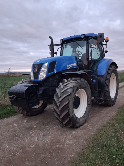 Ciagnik rolniczy New Holland T7.235