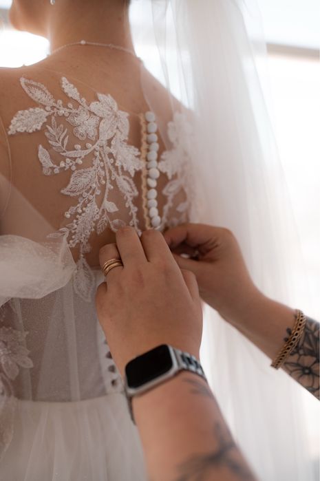 Весільна сукня Ідеальний стан Подарунки в комплекті