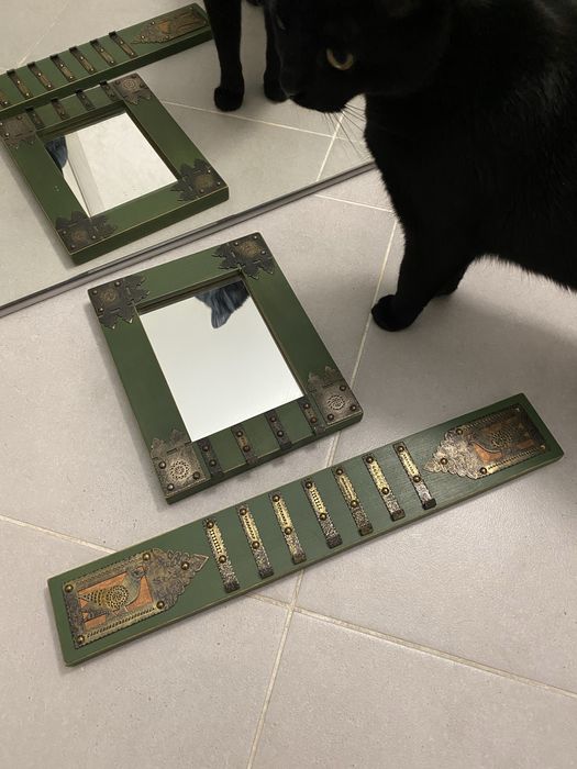 Ключниця з дзеркалом