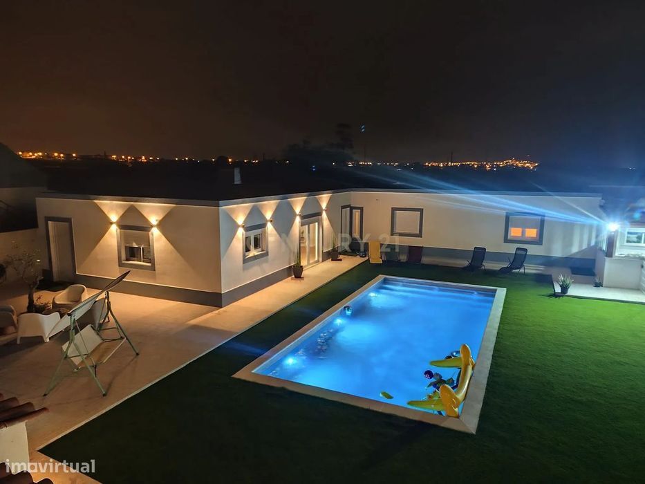 Moradia T4  na Atalaia (Montijo)