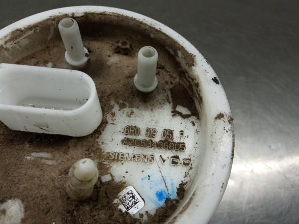 Bomba de combustível VOLKSWAGEN Polo (6R, 6C)