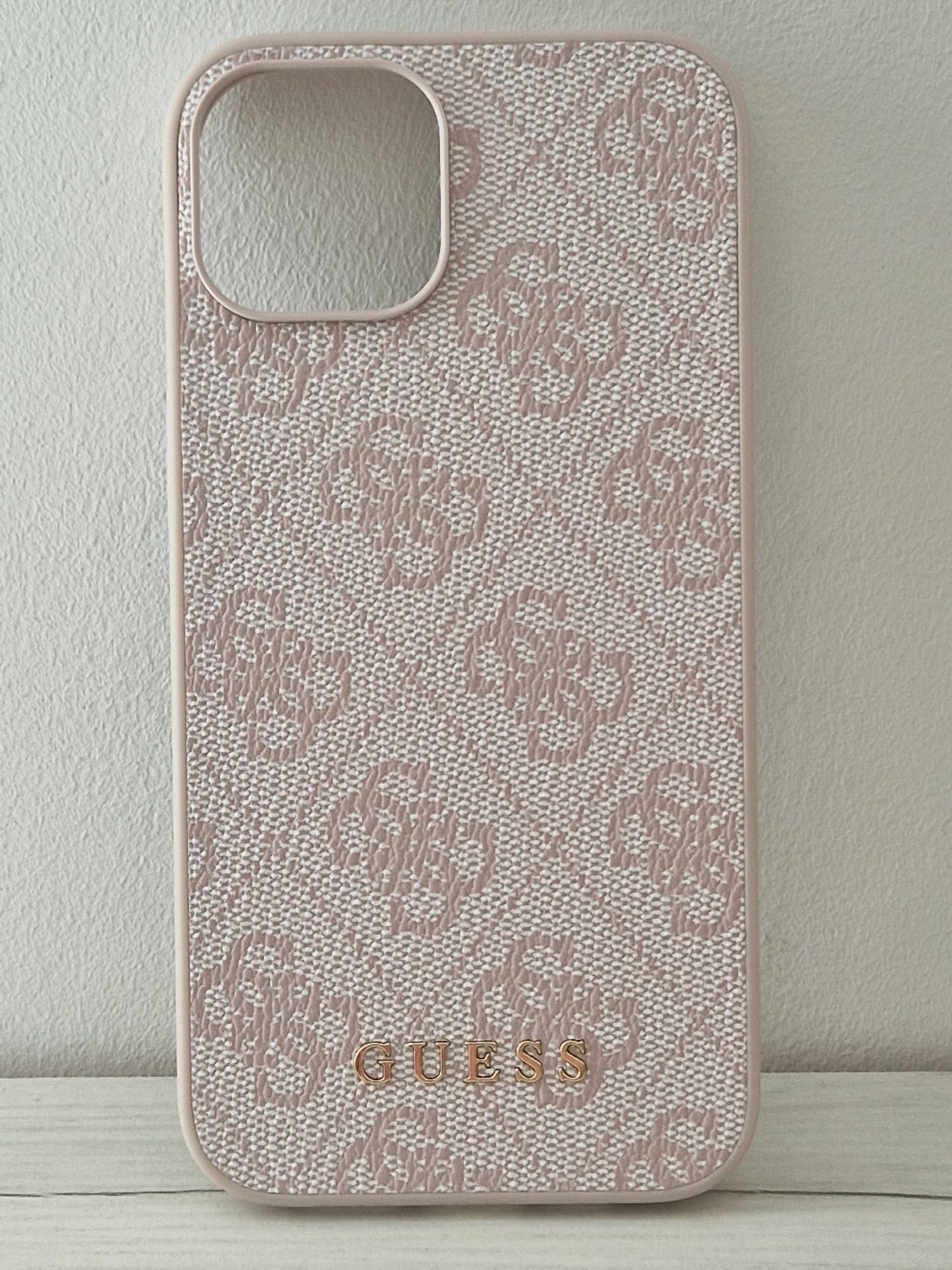 Oryginalne Etui GUESS Hardcase 4G Metal do Iphone 14 Różowy
