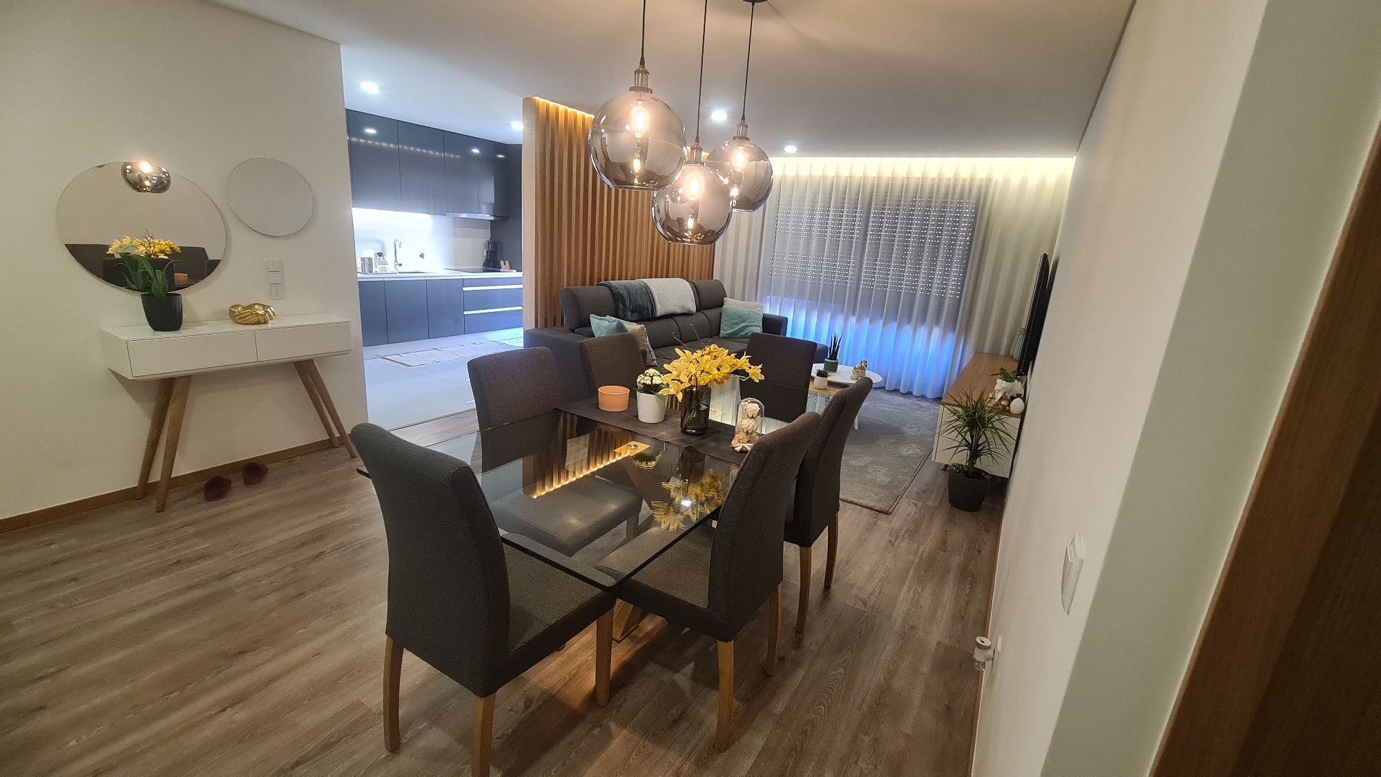 Apartamento T3 (garagem para 2 carros)