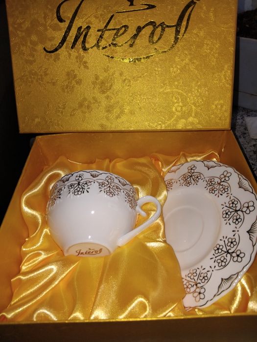 Подарунок шефу.Біла порцелянова чашка з блюдцем