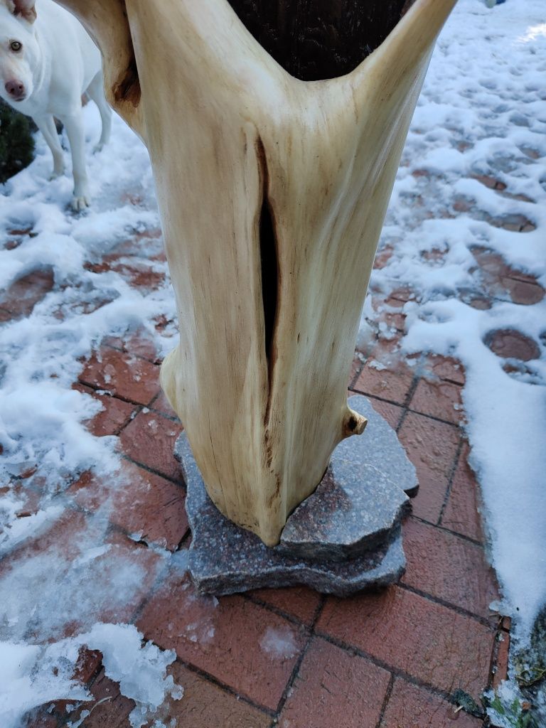 Sprzedam rzeźbę kwietnik granit