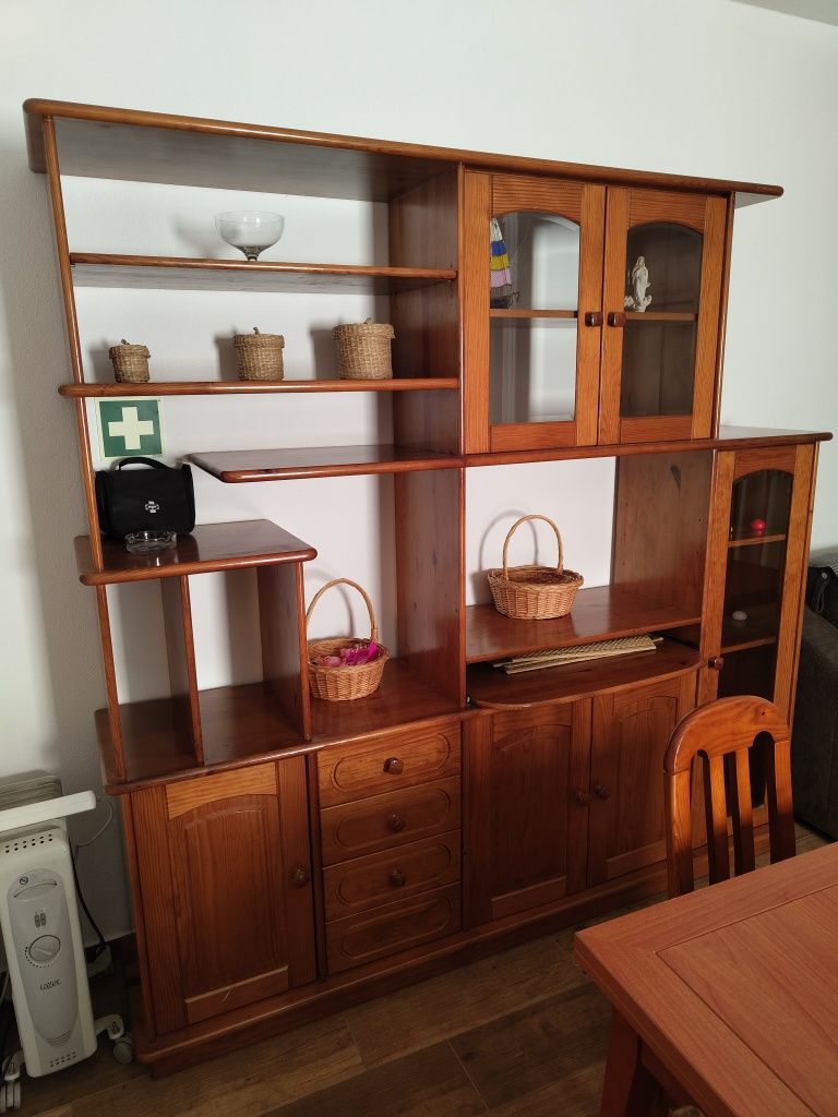 Conjunto mesas e movel