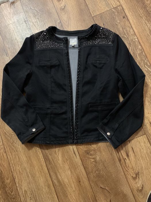 Продам трикотажный  костюмчик , летнее платье, джинсовый жакет