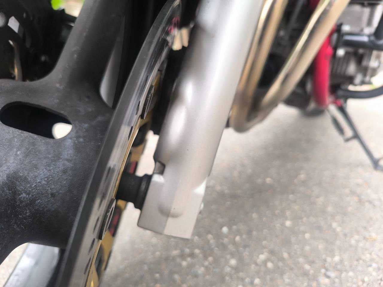 Suzuki GSF 600 Bandit S 2002 на повному бойову ходу