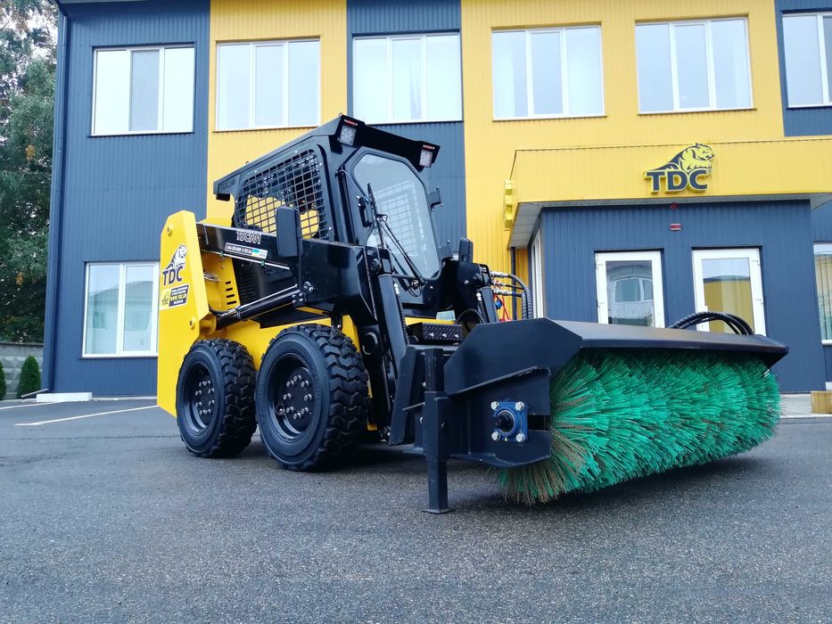 Щітка комунальна для мінінавантажувачів