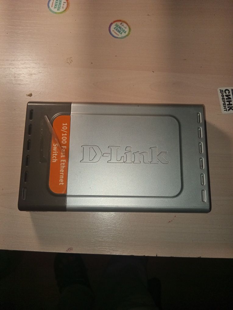 Продам Коммутатор D-Link DES-1008D