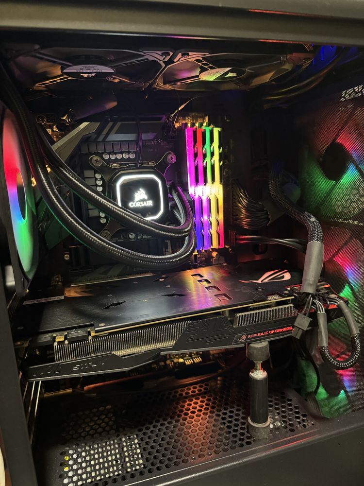 Pc gaming i7 9700k 32 ram 1080 8gb