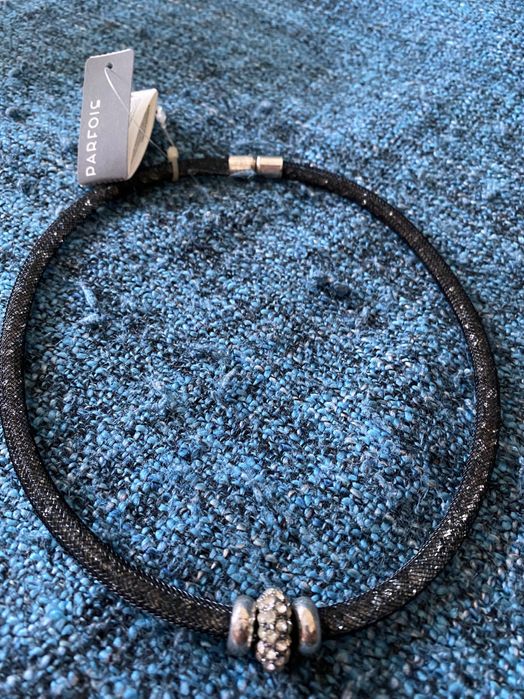 Colar curto novo da Parfois