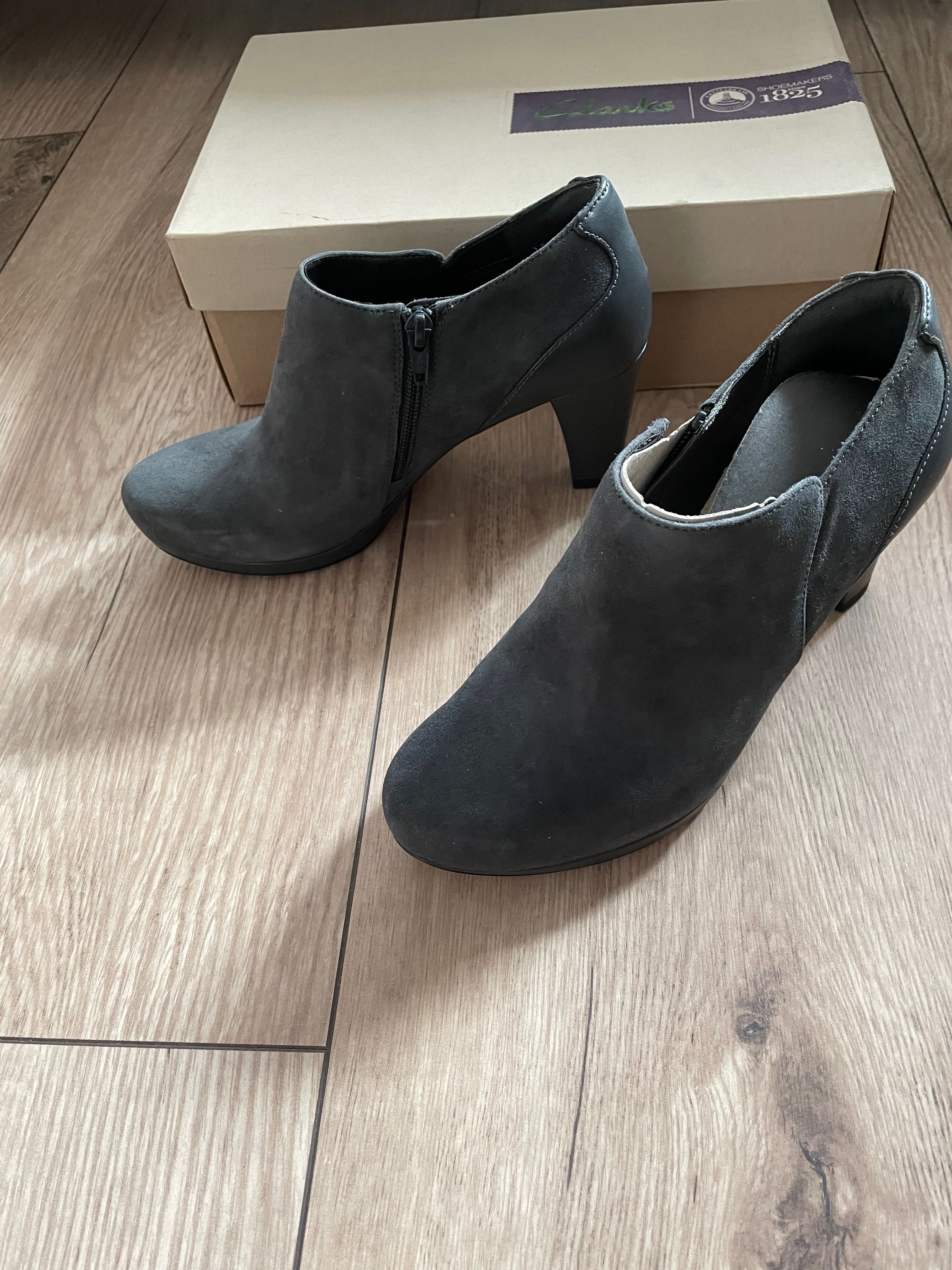 Botki Clarks nowe 39