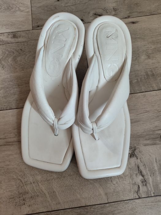 Босоніжки на підборах MANGO