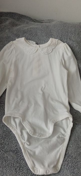 Białe body H&M z eleganckim kołnierzykiem