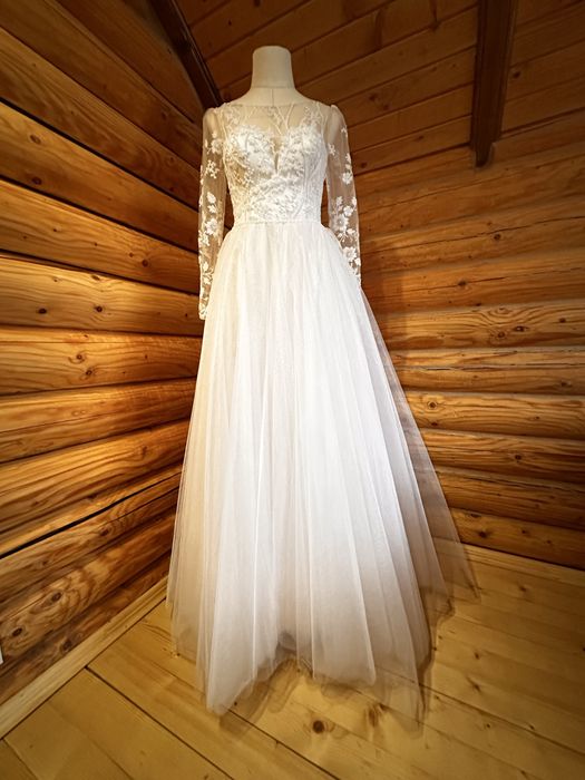 Весільна сукня