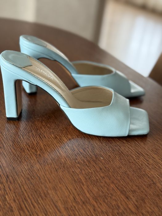 Жіночі мюлі на каблуку