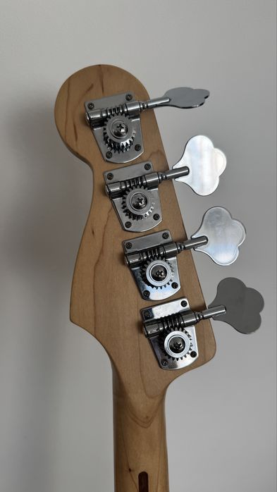 Piekny Fender Jazz Bass Meksyk