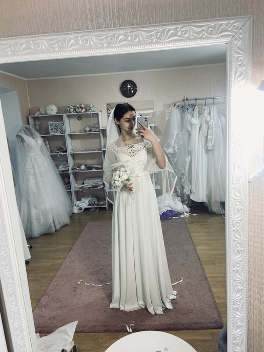 Продам весільну сукню