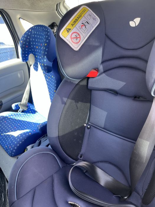 2 Cadeiras auto - usadas para venda as duas ou individualmente.