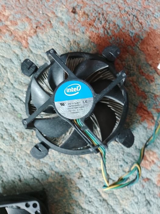 Zestaw części komputerowych (obudowa+zasilacz+ram 8gb DDR3+chłodzenie)