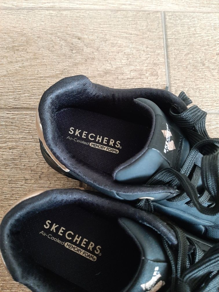 Кросівки на дівчинку Skechers 35 р.