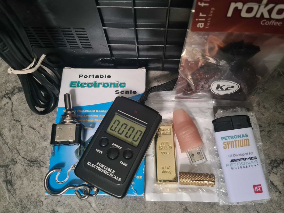 KOLEKCJONERSKIE rzeczy box NOWEJ Elektroniki i różności OKAZJA