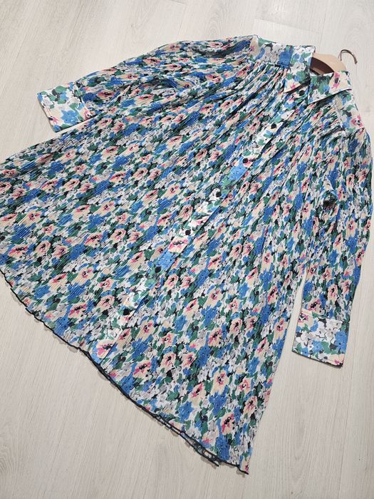 Ganni красивое  платье  оверсайз  плиссе хс/с