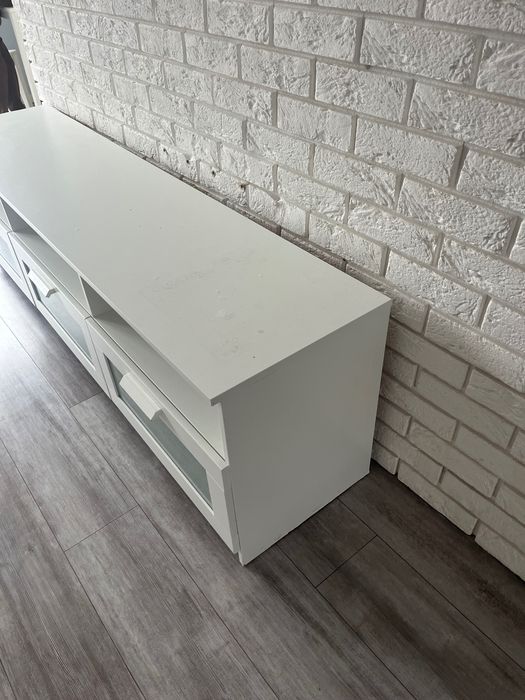Biała szafka pod RTV 180