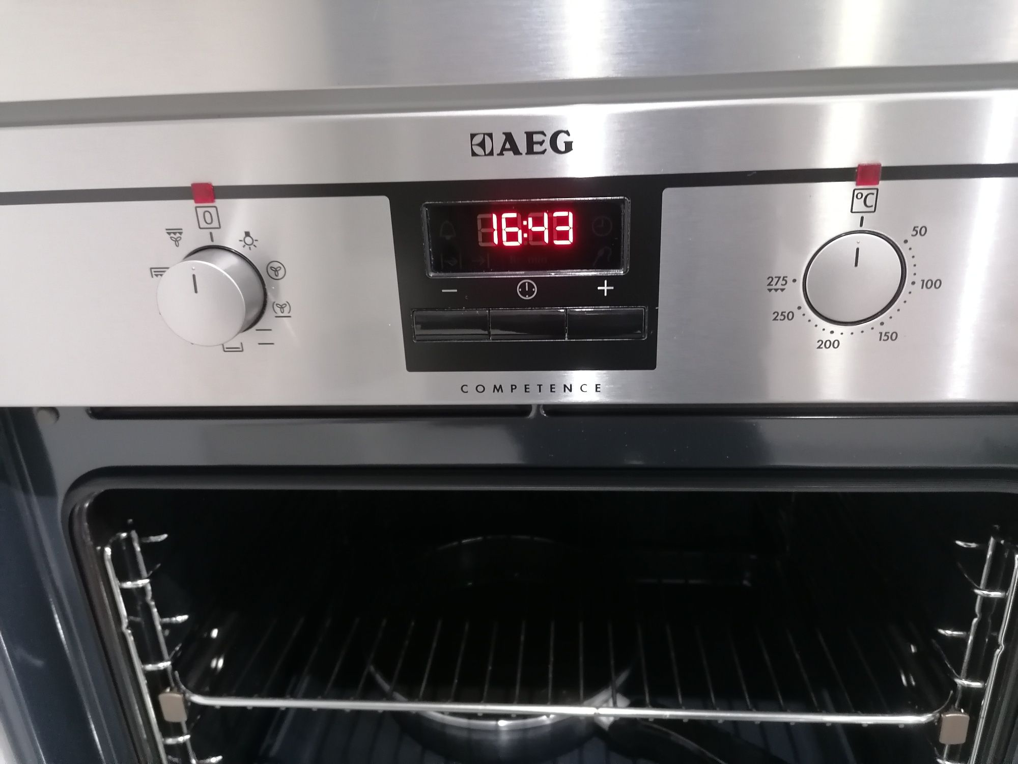 Forno de cozinha AEG