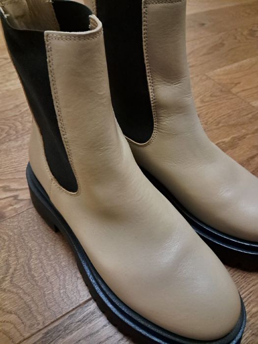 Нові кожані осінні ботинки р.39