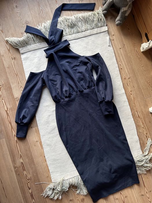 Sukienka Missguided z odkrytymi ramionami i plecami ołówkowa S