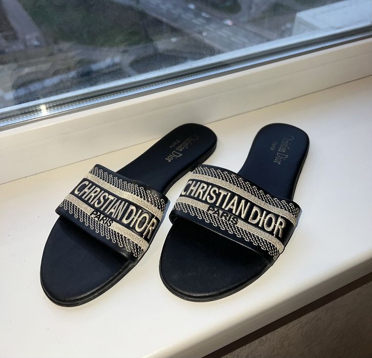 Шльопанці Christian Dior 39 розмір